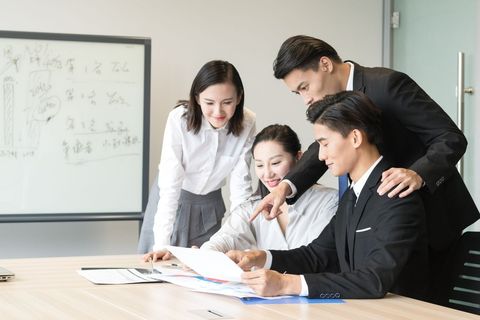 有限合伙人对外转让其他人有优先购买权吗