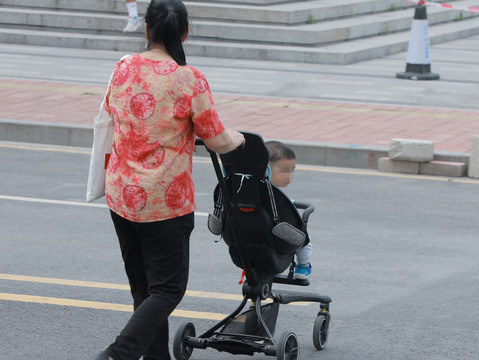 抚养责任未成年子女
