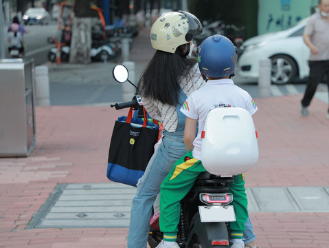 孩子被电动车撞了应该怎么赔偿