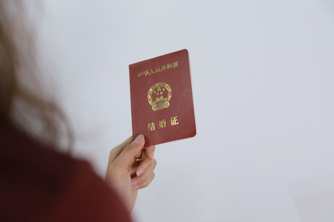 出生证明来了没上户口能改名字吗