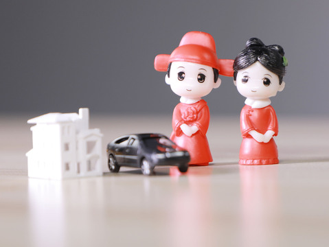 诉讼离婚需要找律师吗，还是自己可以出庭说