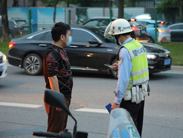 如何应对高速公路事故