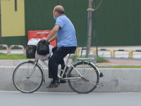 机动车跟电动车相撞责任