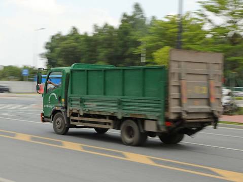 黄牌货车