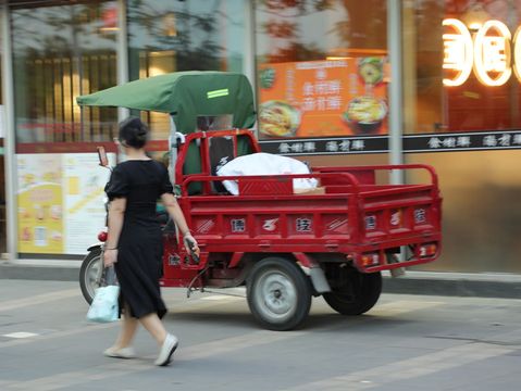 乱摆摊设点怎么投诉