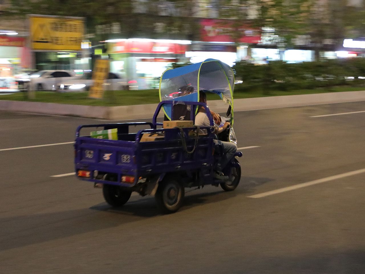 城管不让摆摊犯法了吗