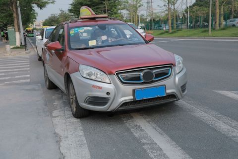 出租车上丢了手机能报警吗