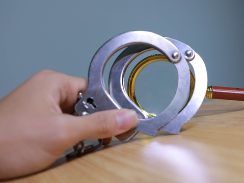 怎么样查自己是不是为在逃职员