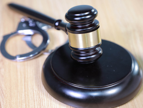 判决缓刑
