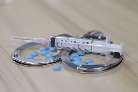 吸毒第二次被抓