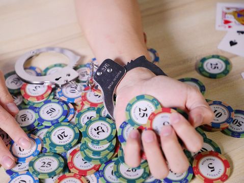 赌博被抓会被判刑吗