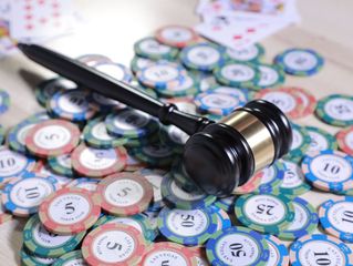 因为赌债被打了怎么办