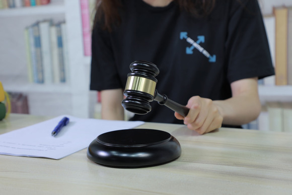 2022轻微伤人身损害起诉状范本