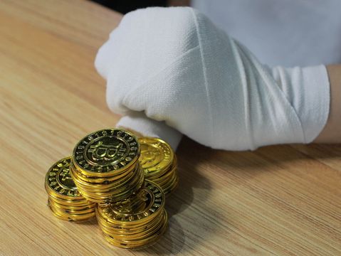 工伤认定书下来后赔偿金应该如何获取