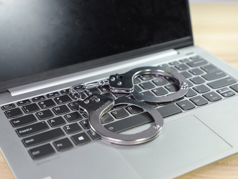 刑法中传播淫秽物品罪是以什么标准量刑的