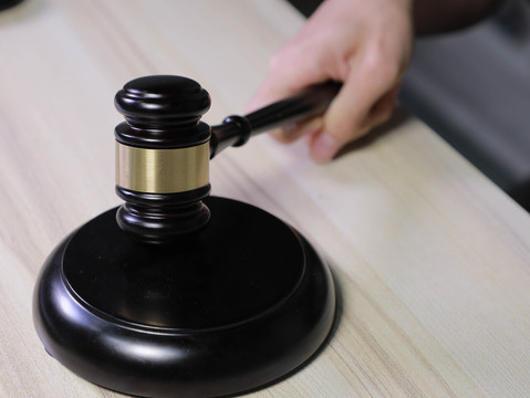 男子被羁押1年后检方决定不起诉 索赔30万"年薪"