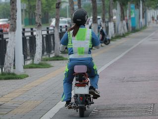 电动自行车撞人怎么办