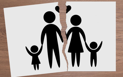 离婚孩子监护权归属怎么确定以及离婚父母可以放弃监护权吗