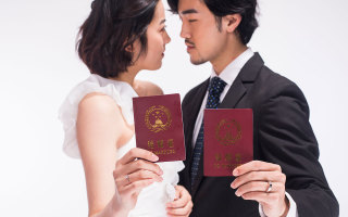 领结婚证可以用临时身份证吗