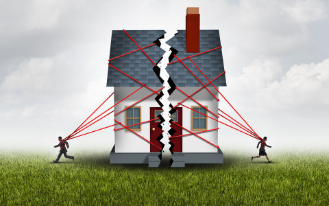 协议离婚财产分割房子对方不卖怎么办,离婚财产分割中遵循的原则有哪些