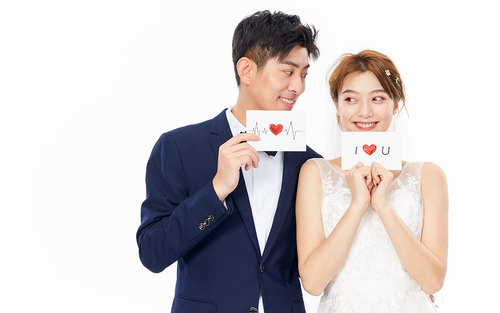 婚房属于夫妻共同财产吗？