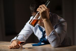 喝了酒死人了没喝酒的人负责任吗