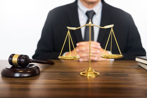 电动车撞人后对方要求营养费误工费合理吗