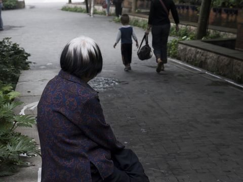 可以把户口迁到奶奶的户口上么