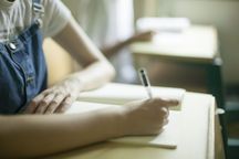 爱女患病母亲找人替考触犯刑法