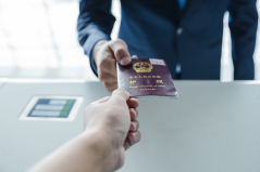 身份证过期可以坐飞机吗？