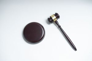 没有任何证据可以起诉对方吗法院