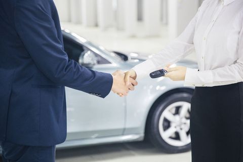 公司的车辆过户给个人怎么操作