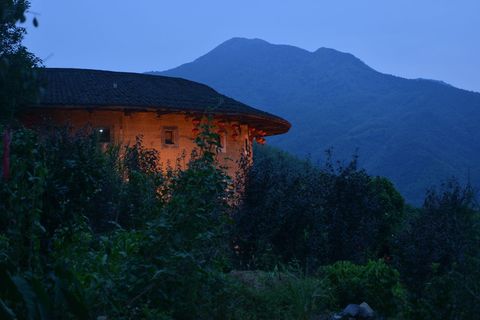 承包荒山能建农家乐吗