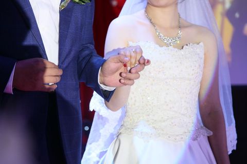 上海女性初婚年龄为29岁！法律对初婚年龄的规定是什么？