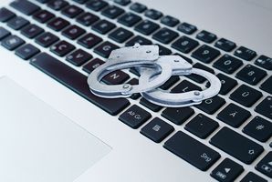 非法利用信息网络罪构成要件是什么