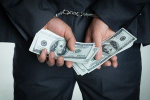 洗黑钱4个亿怎么判刑