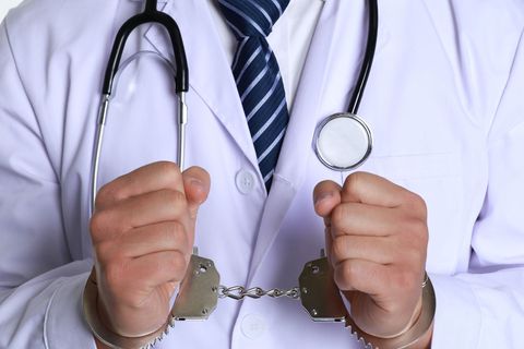 异地行医算非法行医么