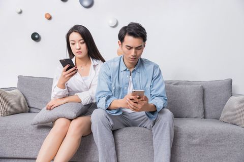 女方出轨应承担什么责任