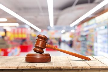 如果商品过期后超市拒绝承认应该如何应对处罚