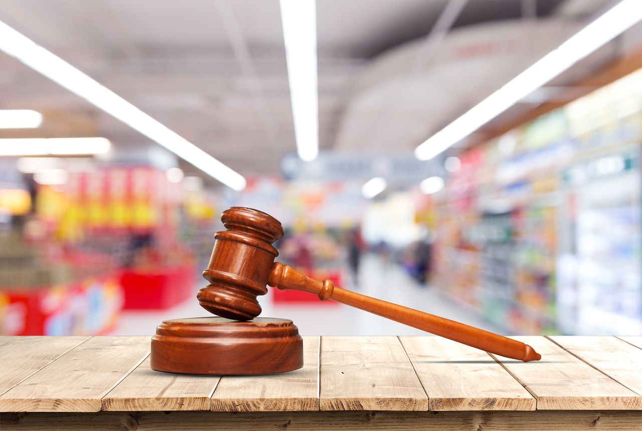 超市工作8天半无合同被辞能索赔吗