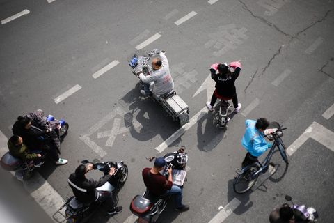 电动车撞人找不到人怎么办