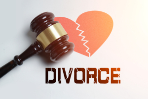 离婚判决书十五天后生效吗