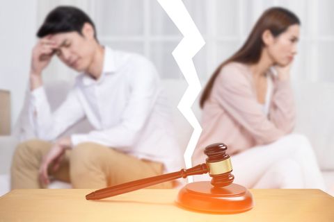 男方因嫖娼女方要求离婚财产怎么分-靠谱派