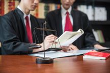 案件到检察院请律师有什么用