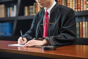 被起诉会不会留下案底记录证明