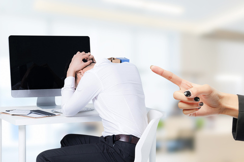 员工在患病治疗期间企业可以解除了吗-靠谱派