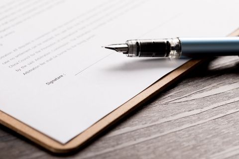 请病假会影响年终绩效奖金吗,正常病假工资怎么扣