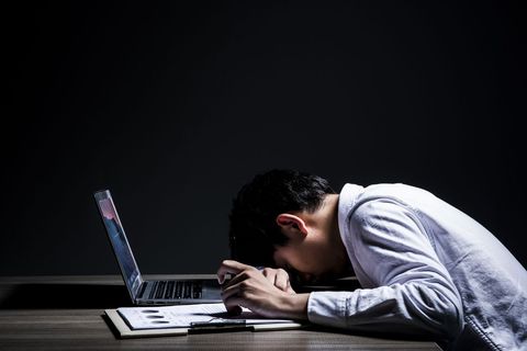 餐饮行业加班近三小时是否违法-靠谱派