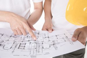 建筑总承包资质可以接装饰工程吗
