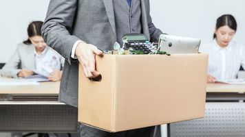 辞退后能否享受失业救济金